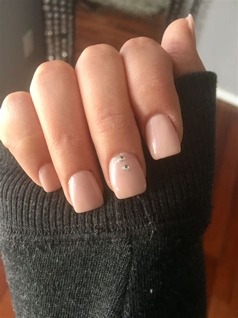 short acrylic nails nude|24 Short, Nude Nail Ideas That Are Anything But Basic .